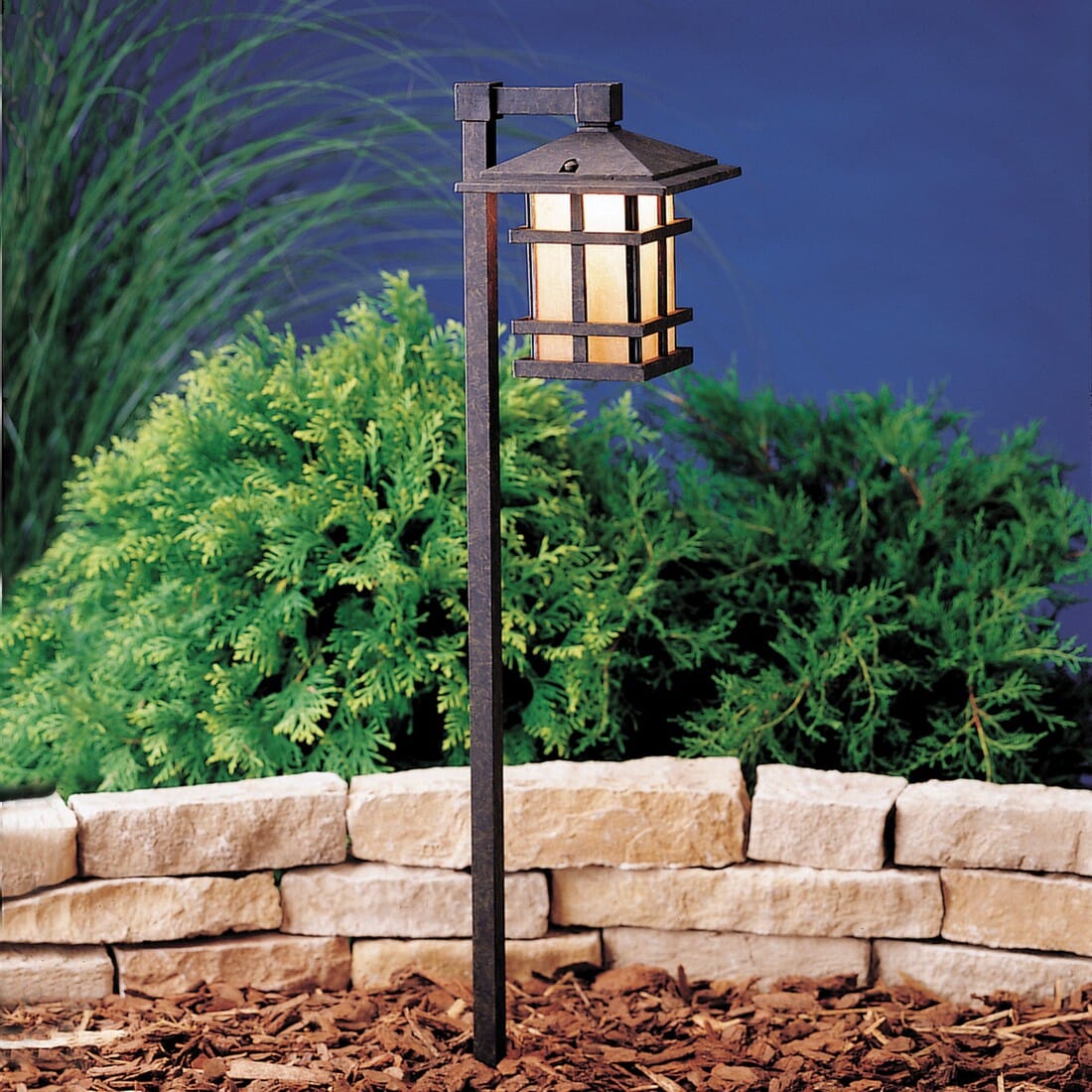 Kichler Cross Creek 27" 120V Path & Spread in Aged Bronze