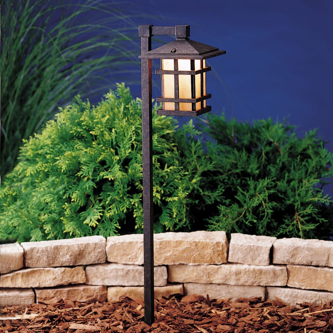 Kichler Cross Creek 27" 12V Path & Spread in Aged Bronze